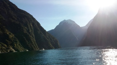 milford-sound-shot-with-boat-and-sun