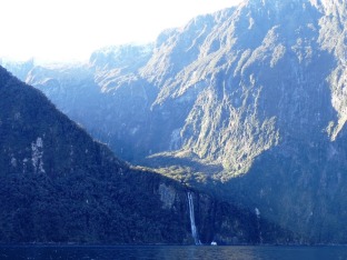 milford-sound-waterfall-and-boat
